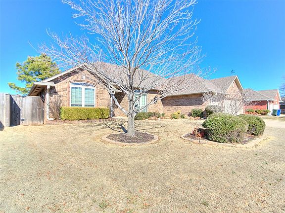 3rd image of 317 Thornebrook Dr