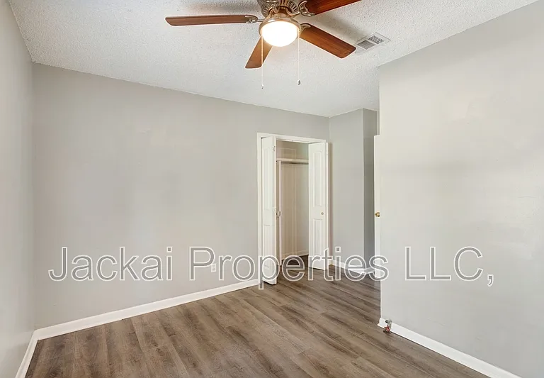 929 Rice St — Photo 8