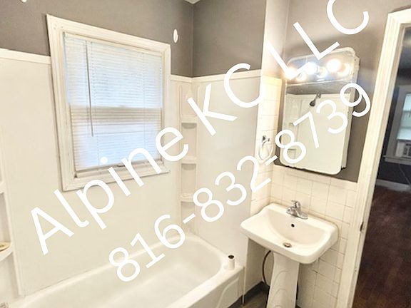 5th image of 3412 Mersington Ave