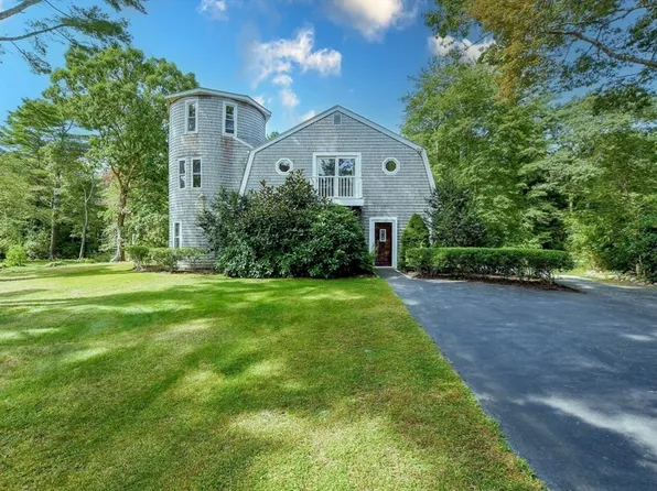 24 Brant Beach Ave, Mattapoisett, MA 02739