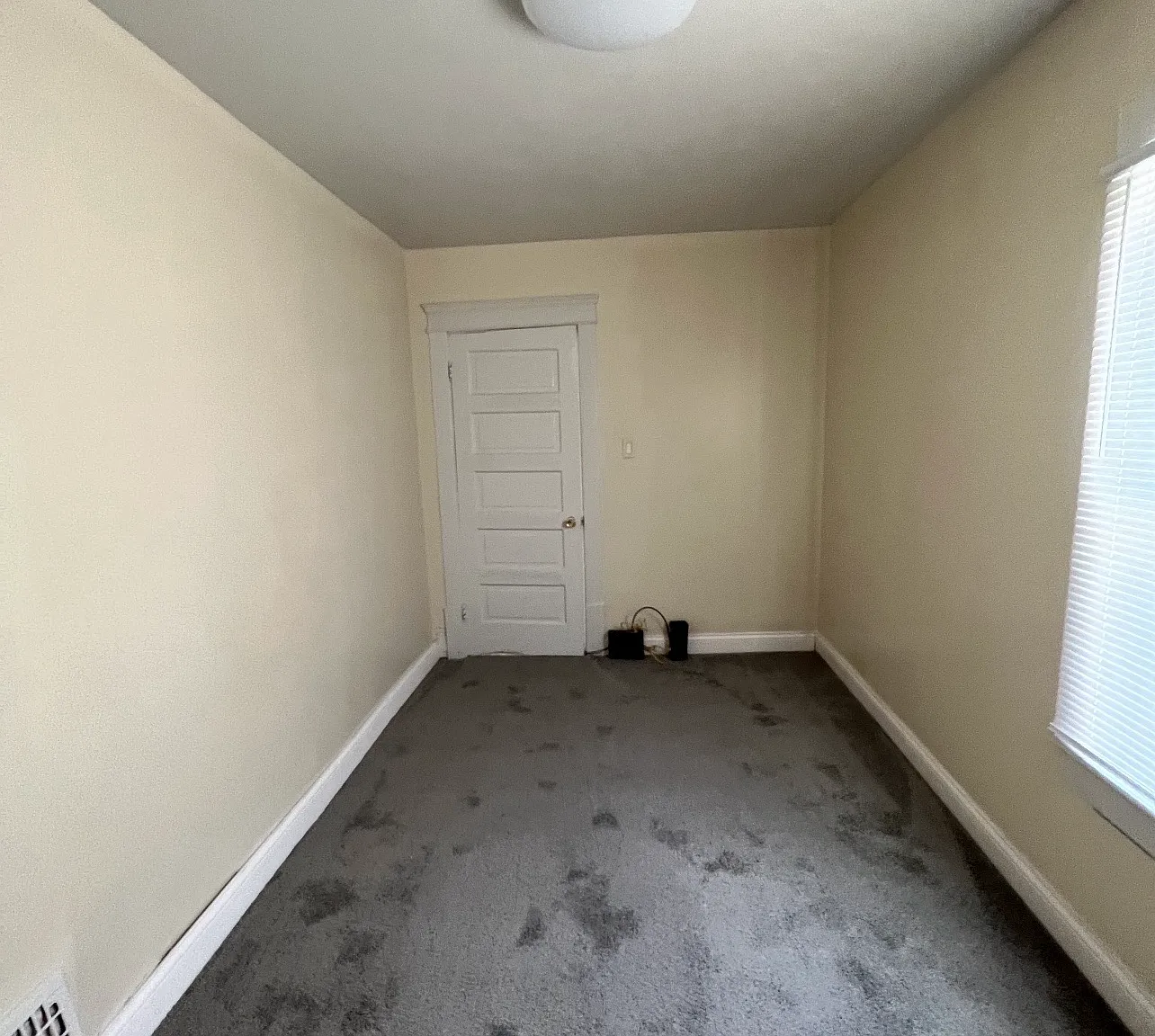 1 bed, 750 sqft, $700 — Photo 3