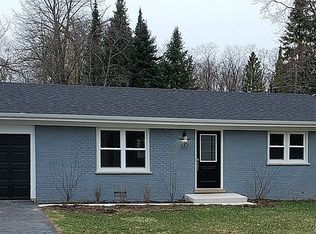 242 Ela Rd, Inverness, IL 60067