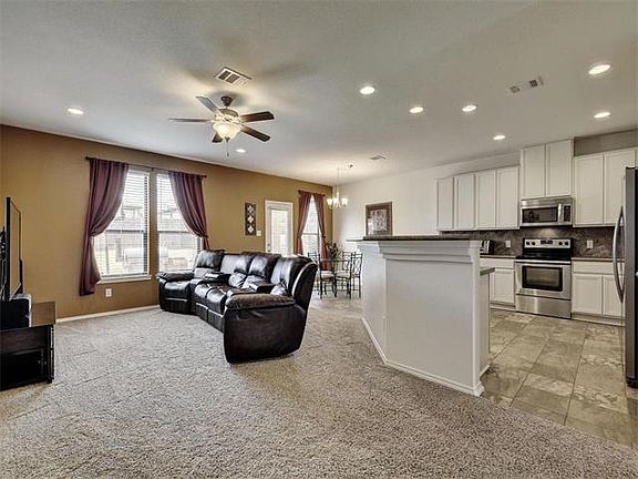 5th image of 1243 Hyde Park Dr
