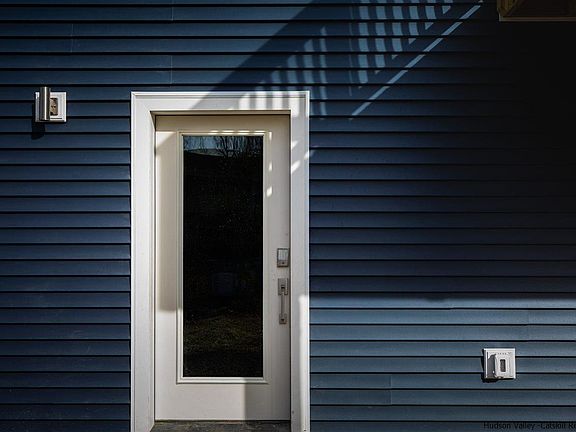 3rd image of 208 Maple Ave