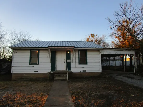 404 E 4th St, Brady, TX 76825