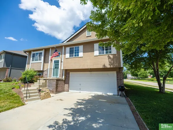 11854 Newport Ave, Omaha, NE 68164