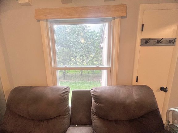 3rd image of 1450 S Webb Rd APT 422