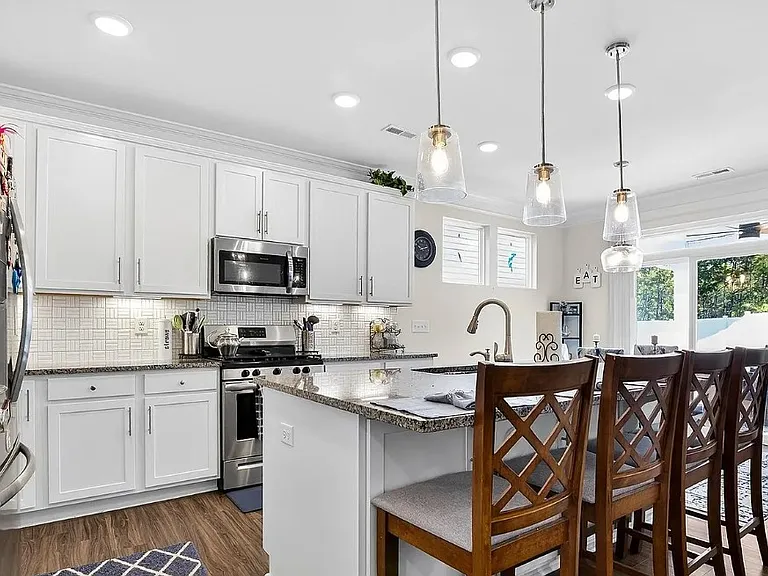 5516 Verona Rd — Photo 6