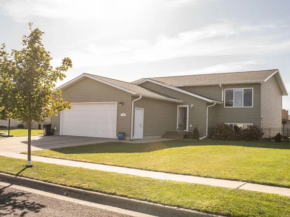 1307 13th Ave SW, Aberdeen, SD 57401