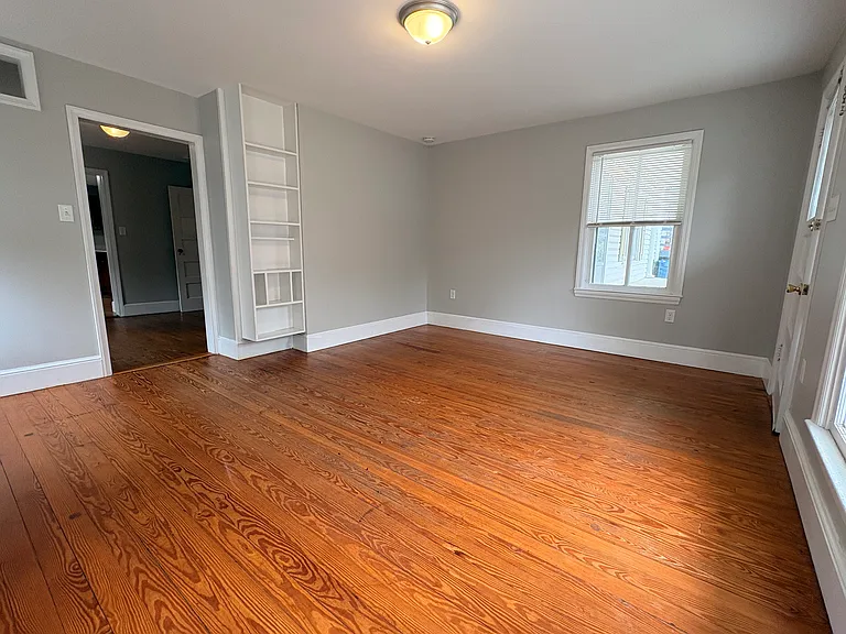 216 E Main St — Photo 7