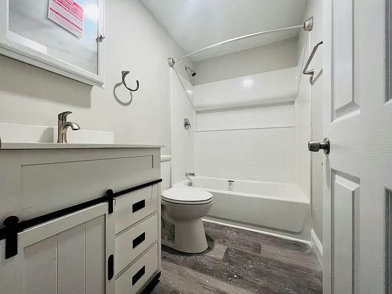 26 Crescent St #26 — Photo 6