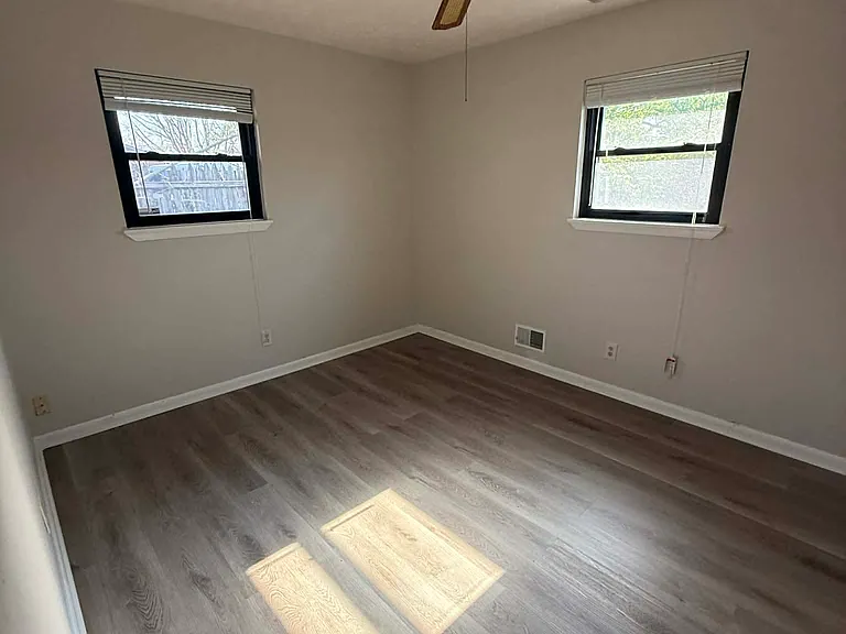 128 Grant Cir — Photo 15