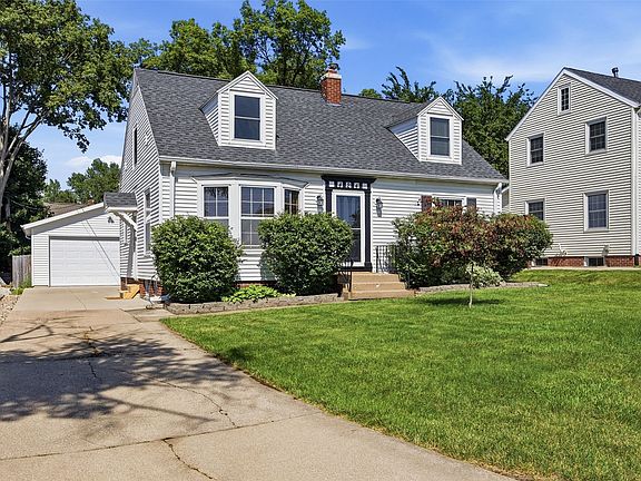 2nd image of 424 Dunreath Dr NE