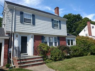 11 Ferncroft Rd, West Roxbury, MA 02132