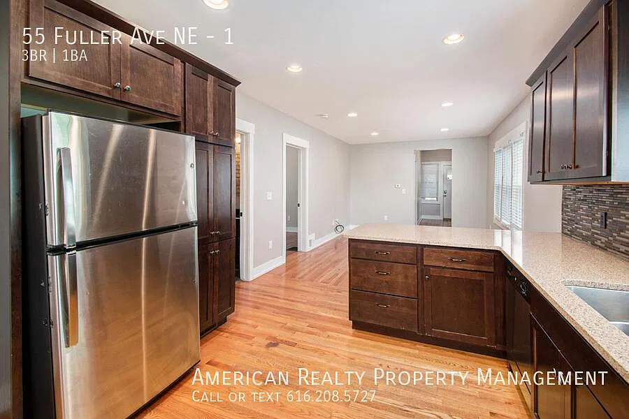55 Fuller Ave NE — Photo 3