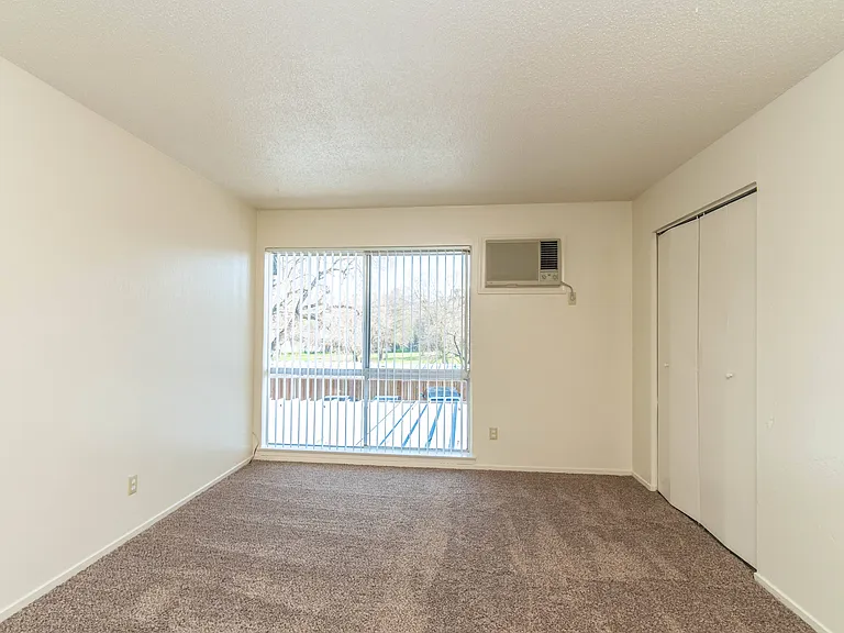 Sacramento Apartments, Carson Aire