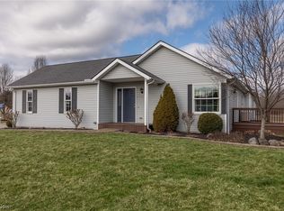 14695 N Meadow Wood Dr, Middlefield, OH
