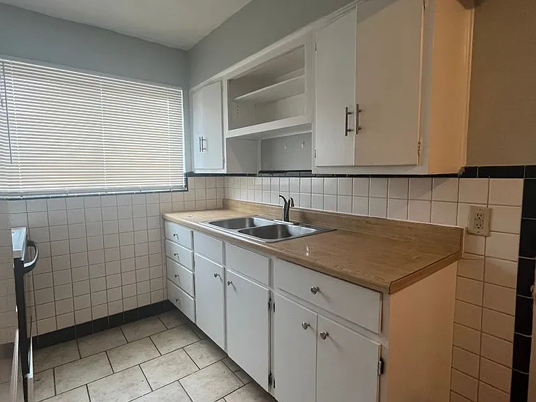 7080 Eastlawn Dr — Photo 6