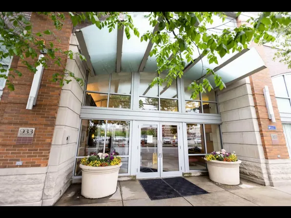 933 W Van Buren St, Chicago, IL