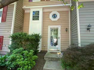 1519 Woodcrest Dr, Reston, VA 20194