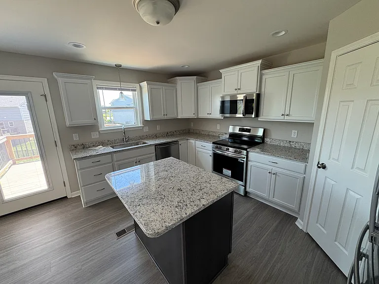 1404 Brookline Ct — Photo 24