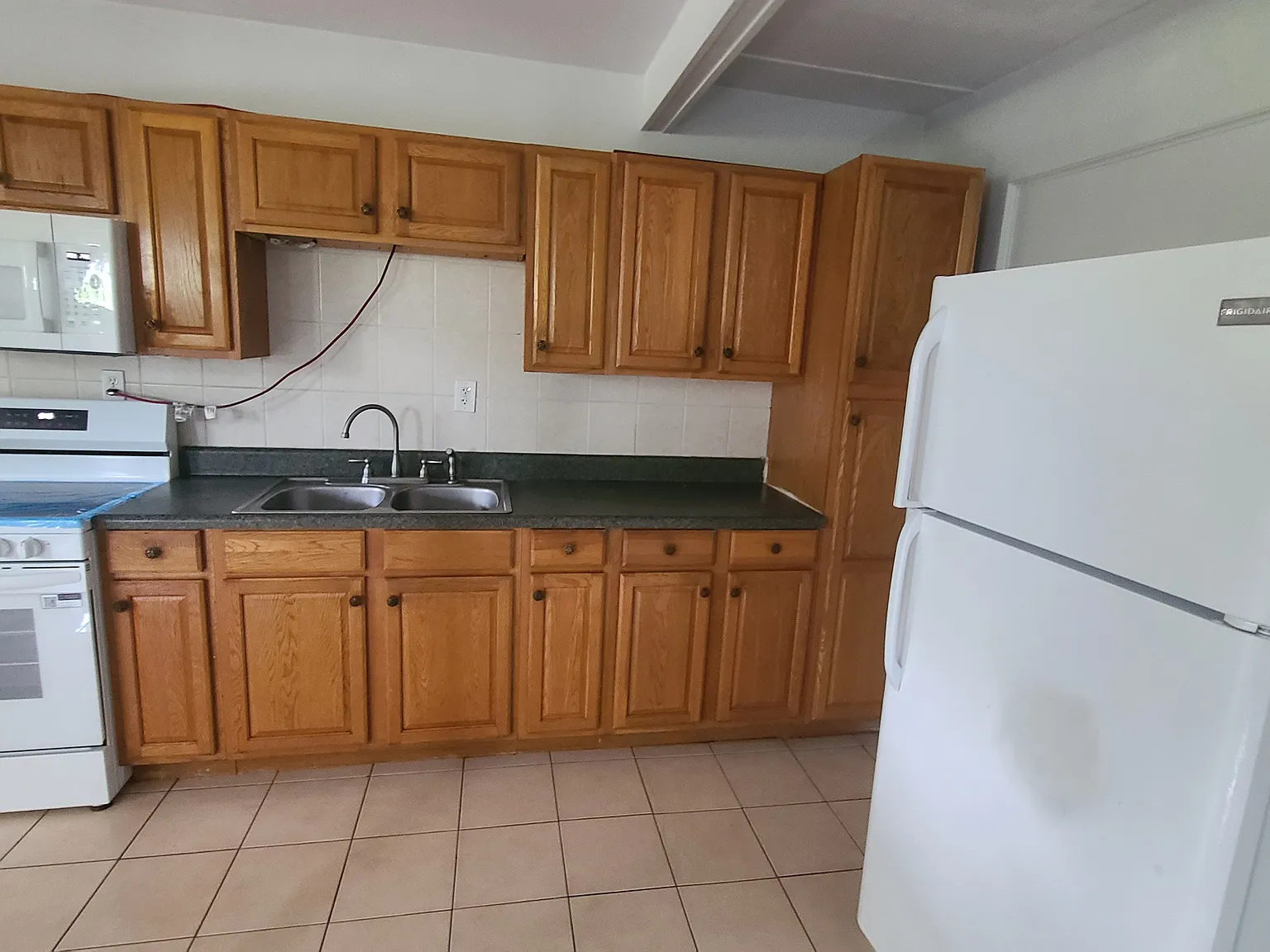 12210 Genoa Dr — Photo 3