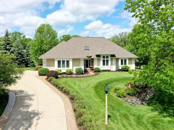 N42W28946 Imperial DRIVE, Pewaukee, WI 53072