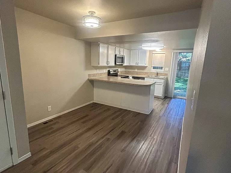 1498 N Hartman St #102 — Photo 24