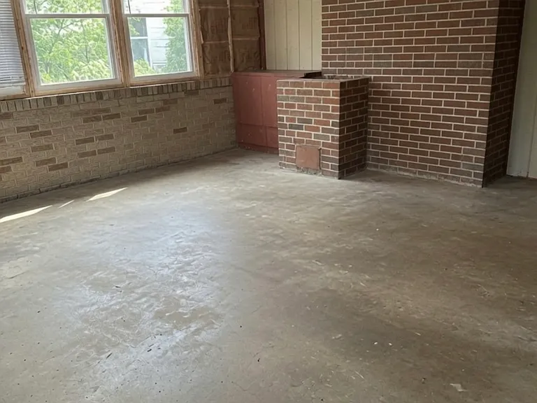 sunroom - digitally altered to remove personal belongings