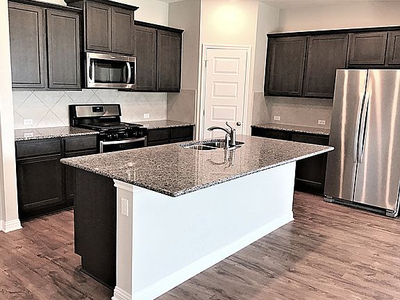 3rd image of 8117 Turnberry Ln