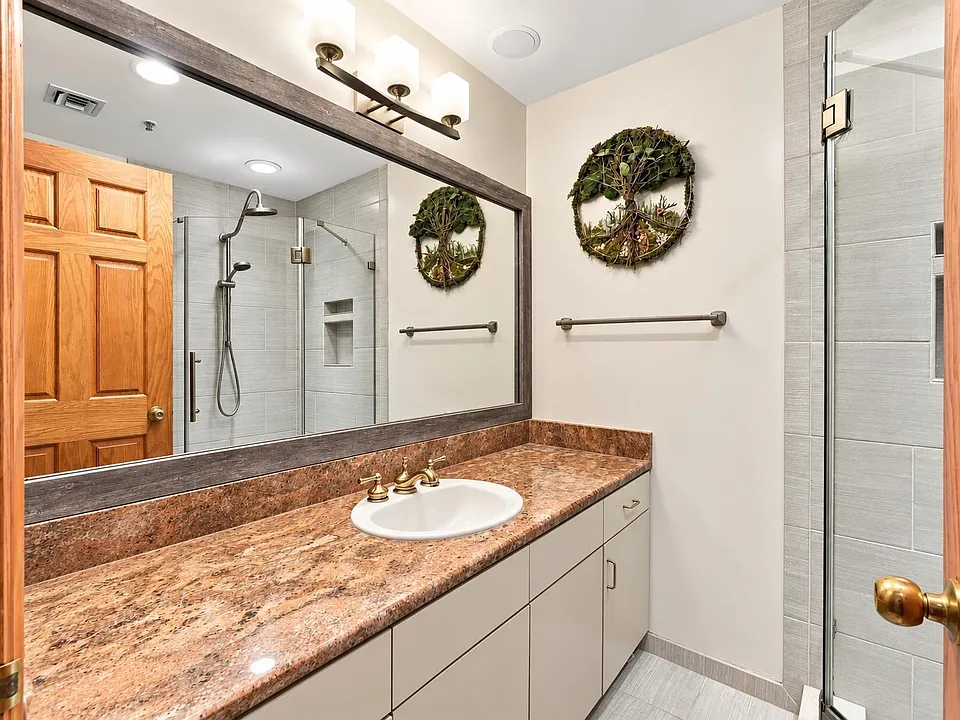 72 Park Ave #3B