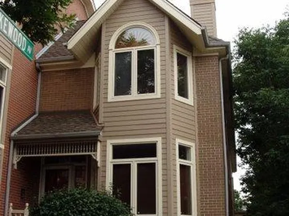 1251 W Fletcher St, Chicago, IL 60657