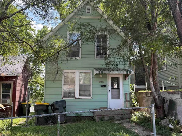 1218 W 2nd St, Sioux City, IA 51103