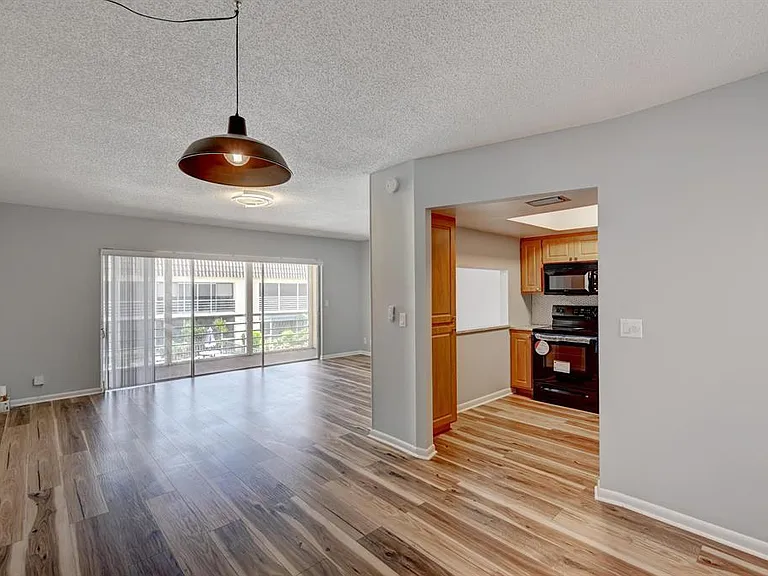 342 Southwind Dr #216 — Photo 11