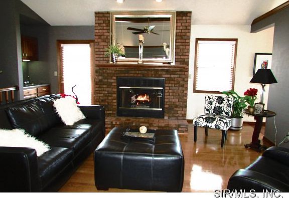 2nd image of 1418 Elmwood Dr
