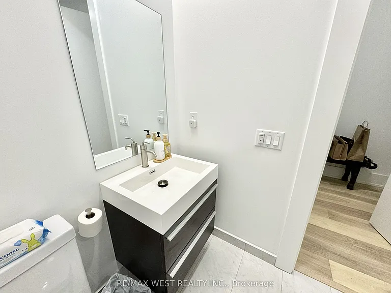 39 Roehampton Ave #4603 — Photo 31