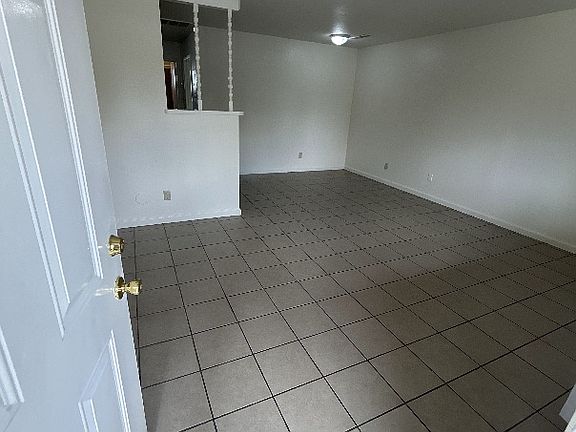 4th image of 47 W 20th St #47