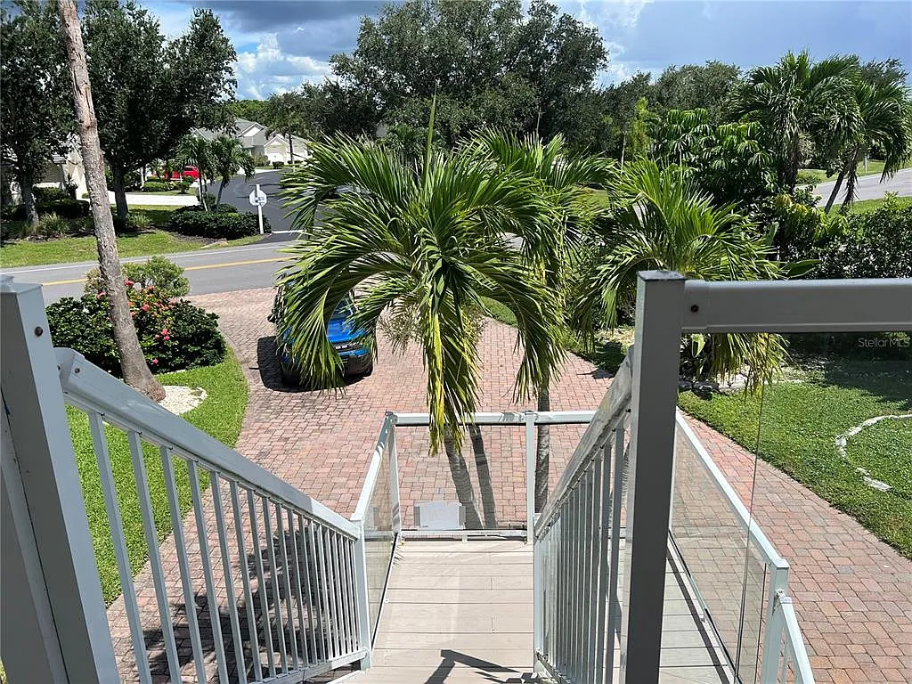 2 bed, 2.5 bath, 2061 sqft, $6,000 — Photo 3