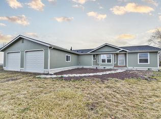 1202 Lincoln St, Colton, WA 99113