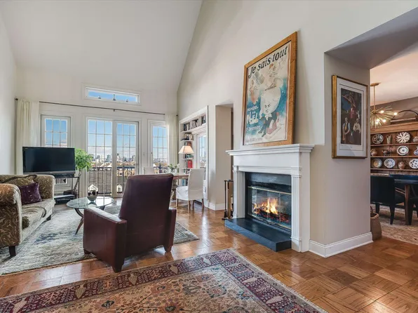 200 Shearwater Ct W APT 53, Jersey City, NJ 07305