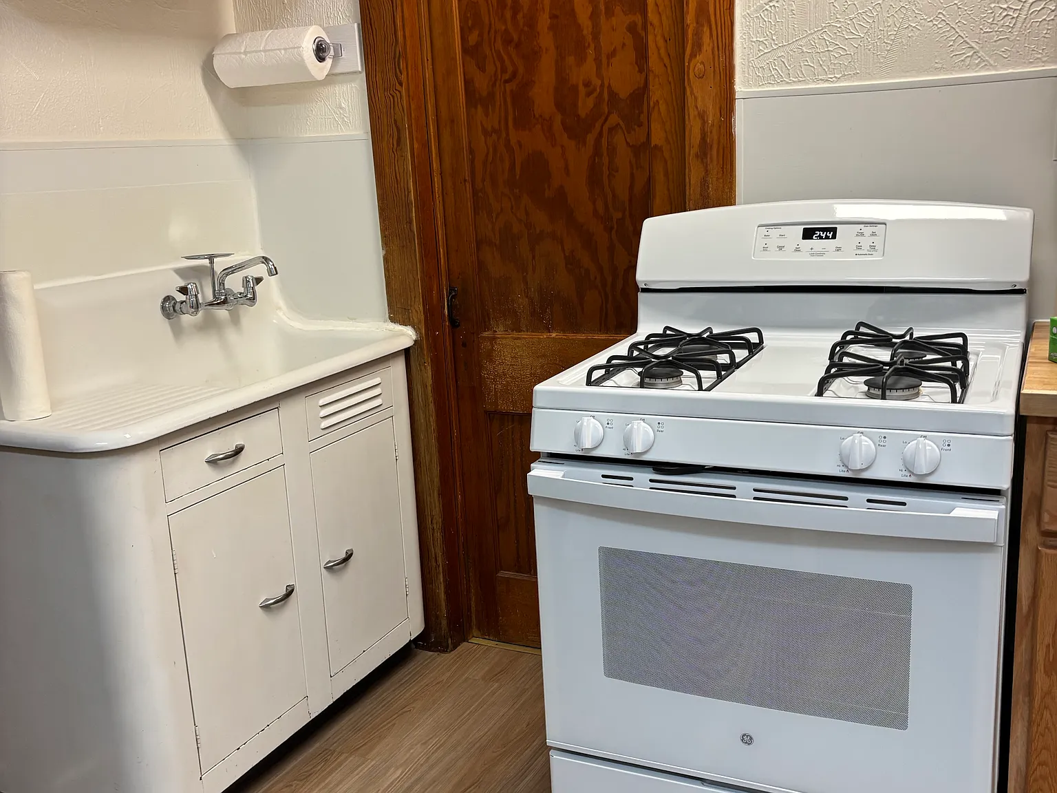 1 bed, 900 sqft, $675 — Photo 4