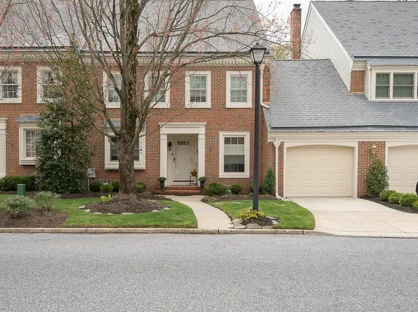 42 Foxwood Dr #42, Moorestown, NJ 08057