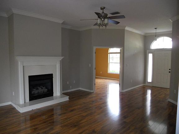 3rd image of 33718 Tarlton Dr