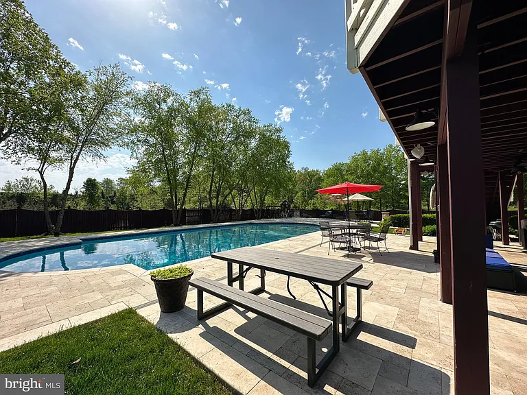 21922 Hyde Park Dr — Photo 44