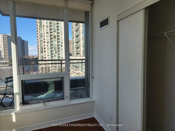 3525 Kariya Dr #509, Mississauga, ON L5B 0C2