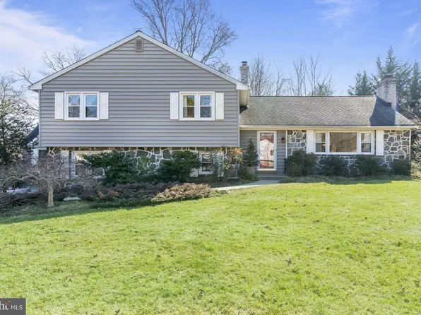 2504 Blackwood Rd, Wilmington, DE 19810