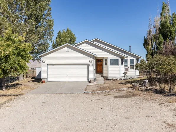 319 Blakeland Dr, Spring Creek, NV 89815