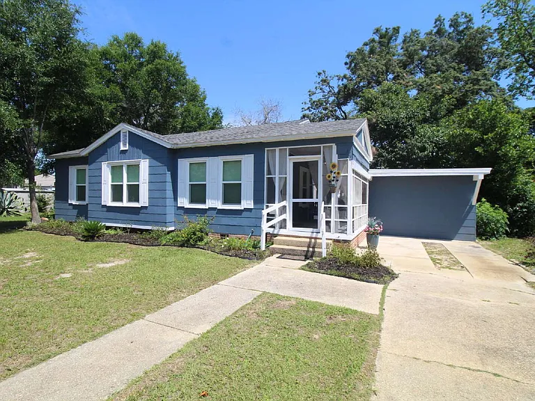 315 Flannan Rd — Photo 2