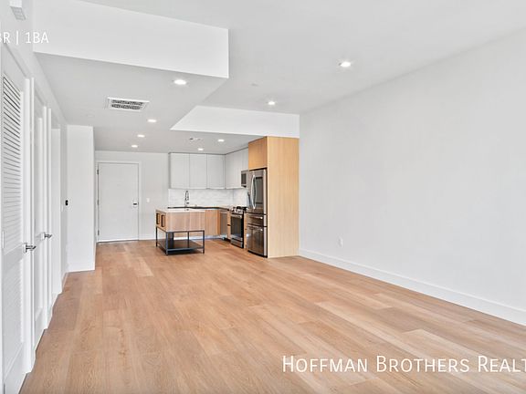 4th image of 1001 N Fairfax Ave #207A