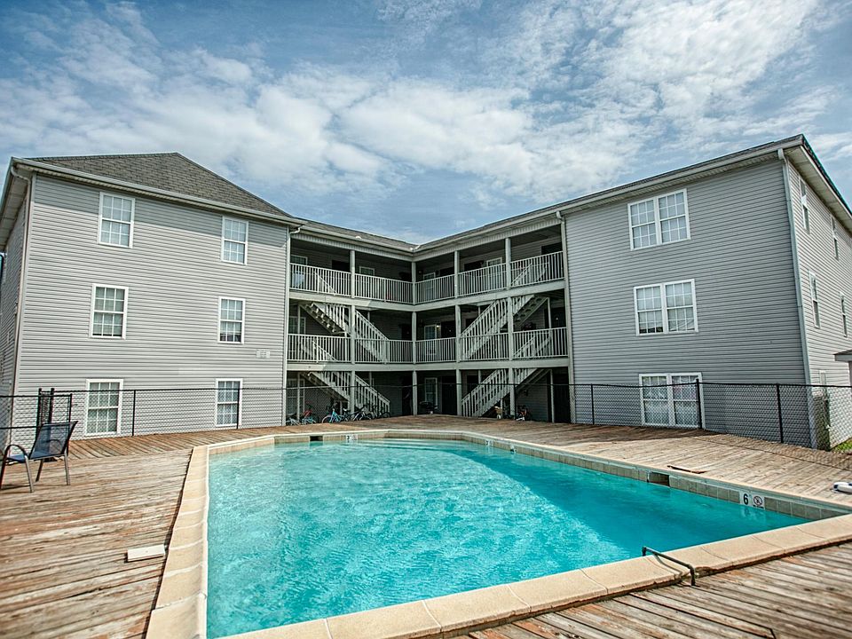 1st image of 407 Grace St APT 139
